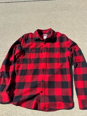 GAP Red and Black Buffalo Plaid Button-Down Shirt